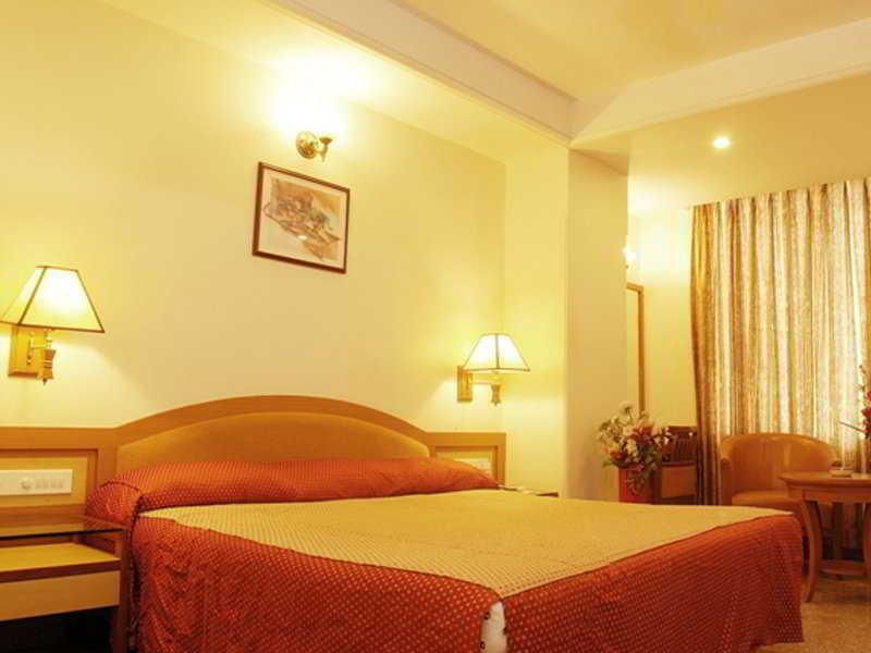 Hotel Mandakini Ambience Pune Extérieur photo